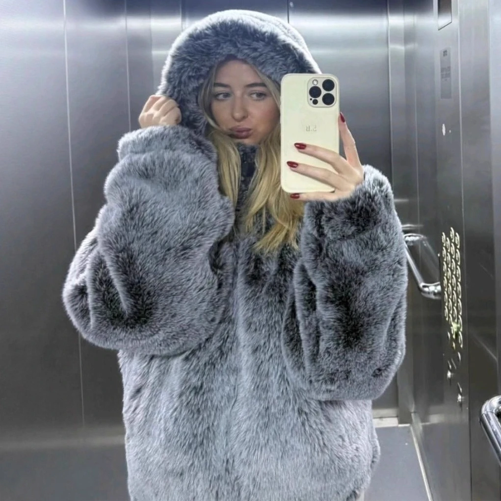 

Women Faux Fur Hooded Coats Y2k Jacket Short Overcoats Long Sleeves Zippper Thick Loose Fit Officelady Casual 2025 Autumn Winter