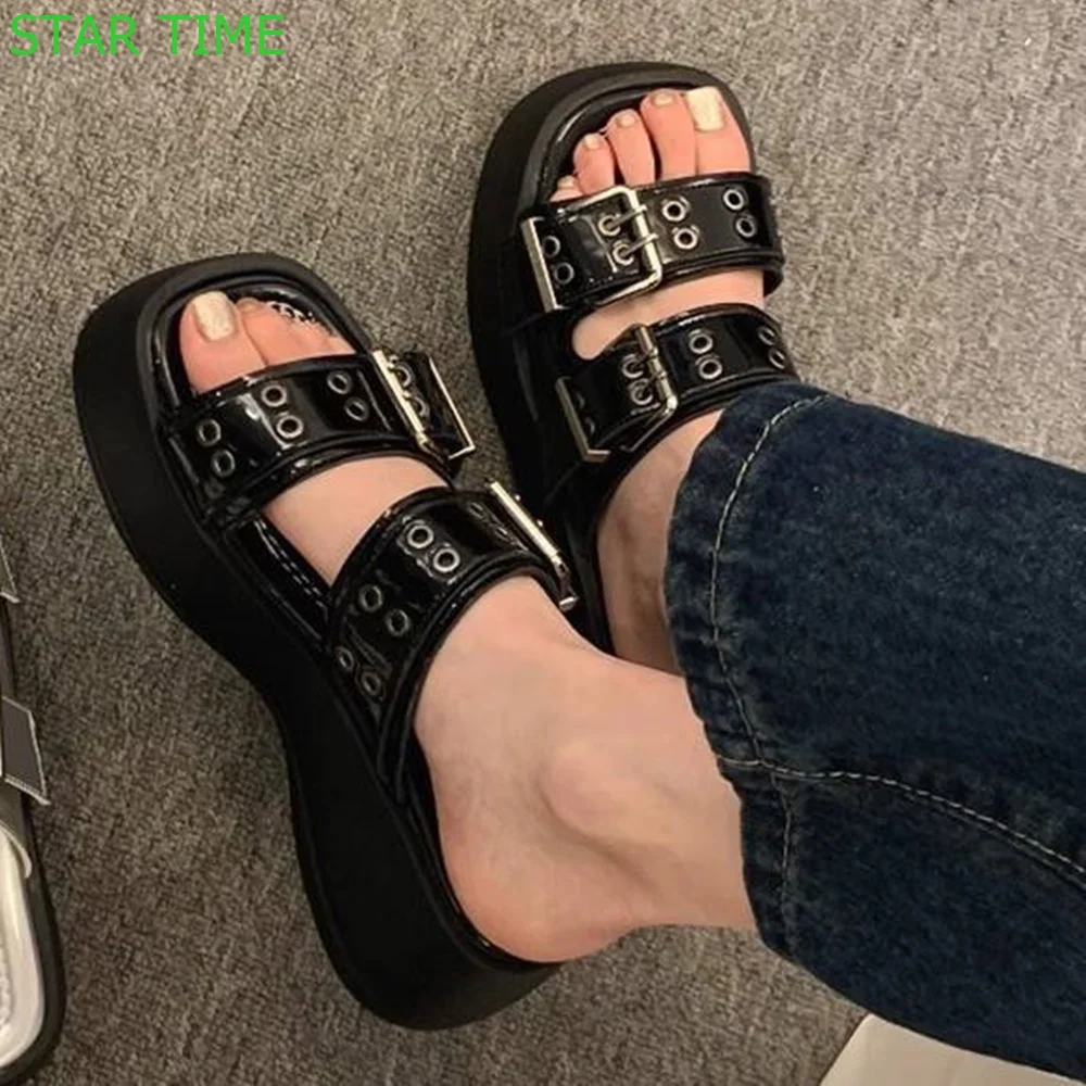 

Platform Metal Rivet Outdoor Slides 2024 Summer Open Toe Slip On Casual Beach Slippers Black/silver Fashion Women Slippers