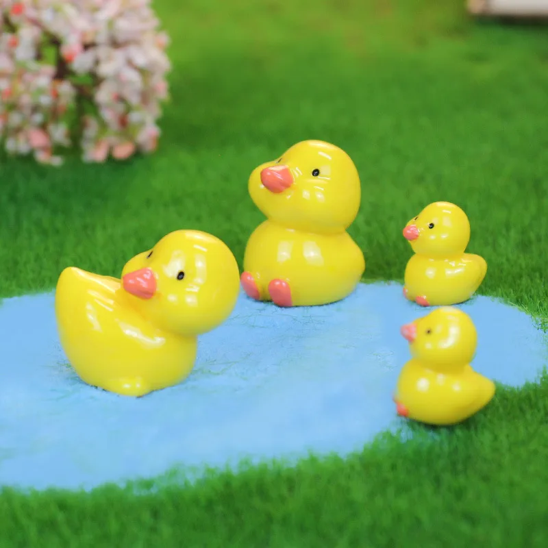 BAIUFOR Adorable Mini Resin Duck Figurines - Yellow and White Cartoon Miniatures for Fairy Gardens, Aquariums, and Children Toys