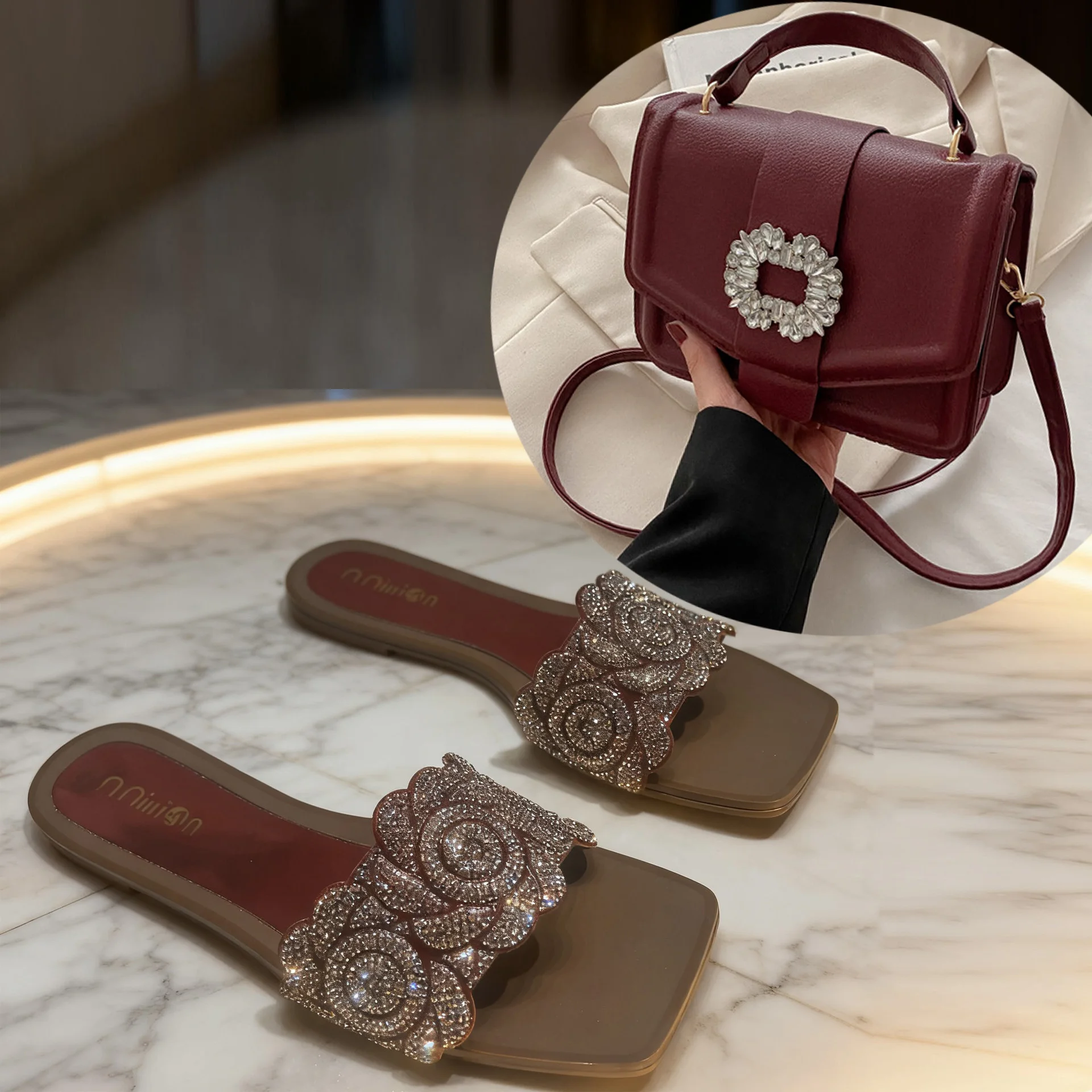 

Summer New Fashion Rhinestone Flower Flat Slippers Women Wear Beach Sandals with Diamond-encrusted Shoulder Slung Small Bag Set