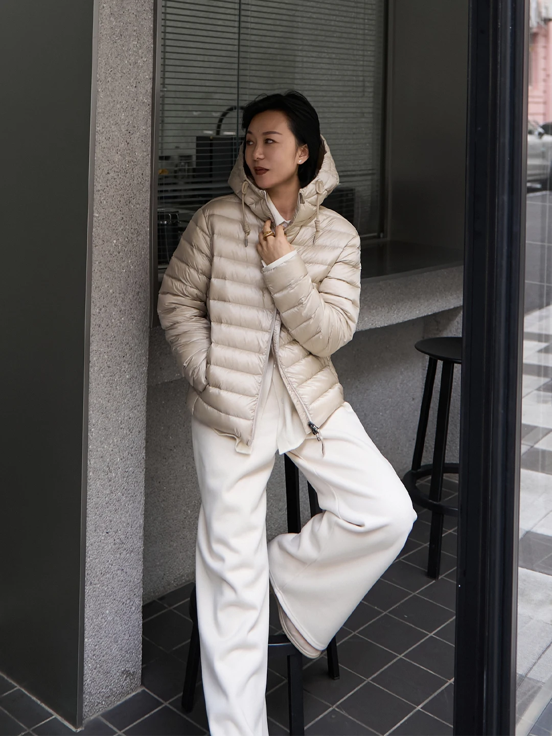 

TOFOD Goose down Jaet Hooded Lightweight Warm Women's Puffer Coat Hungarian 95 White Goose down Traceable Rib Bone Design