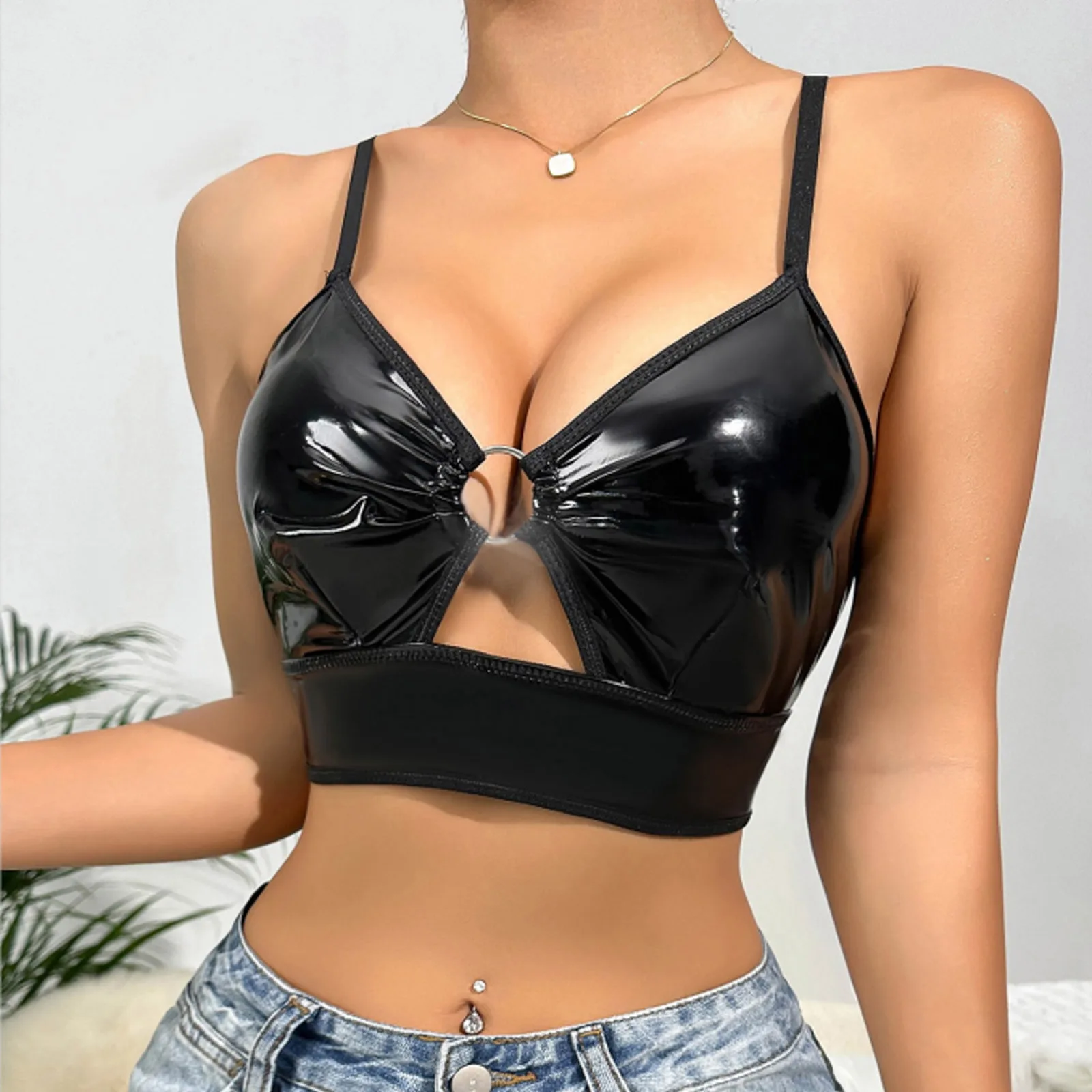 Kobiety Clubwear Kobiety Seksowny błyszczący skórzany biustonosz na seks Gorąca seksowna bielizna Metalowy pierścień Hollow Lateks Push Up Bralette