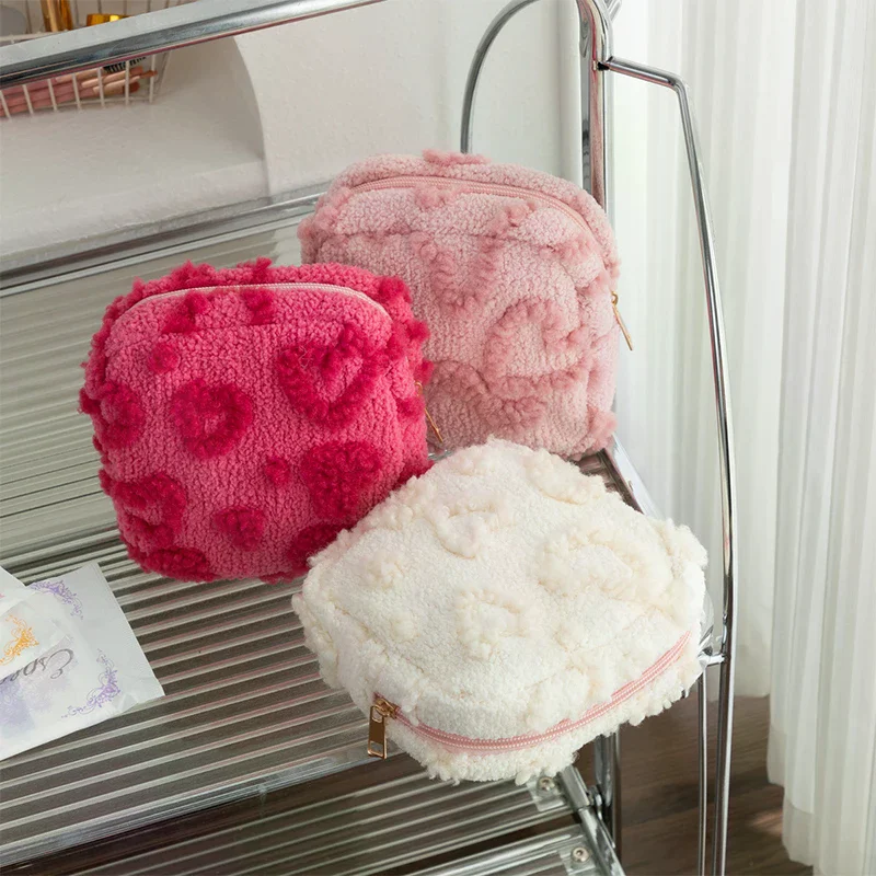 حقيبة مكياج بتصميم قلب لطيفة على شكل حقيبة عملات معدنية - منظم مستحضرات التجميل اللطيف للسفر - محفظة صغيرة للعملات المعدنية للمراهقين والفتيات #3