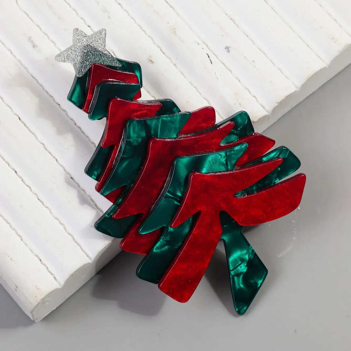 New Acrylic Cute Christmas Tree Brooch Pins for Women Lovely Multi Layered Xmas Brooches Christmas Jewelry Gifts