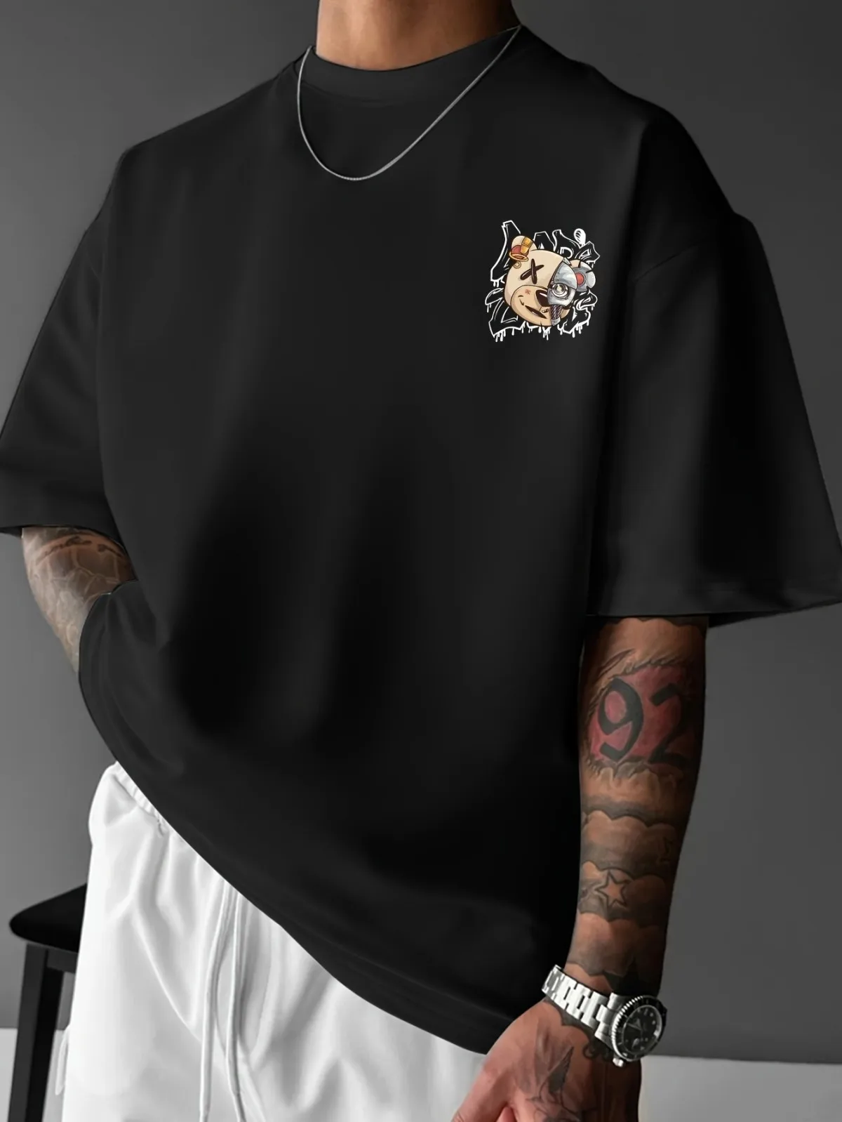 2025, neues personalisiertes Graffiti-Bär-Buchstaben-bedrucktes, atmungsaktives und bequemes Rundhals-T-Shirt für Herren im Freien, High-Street-Top – Detail 11
