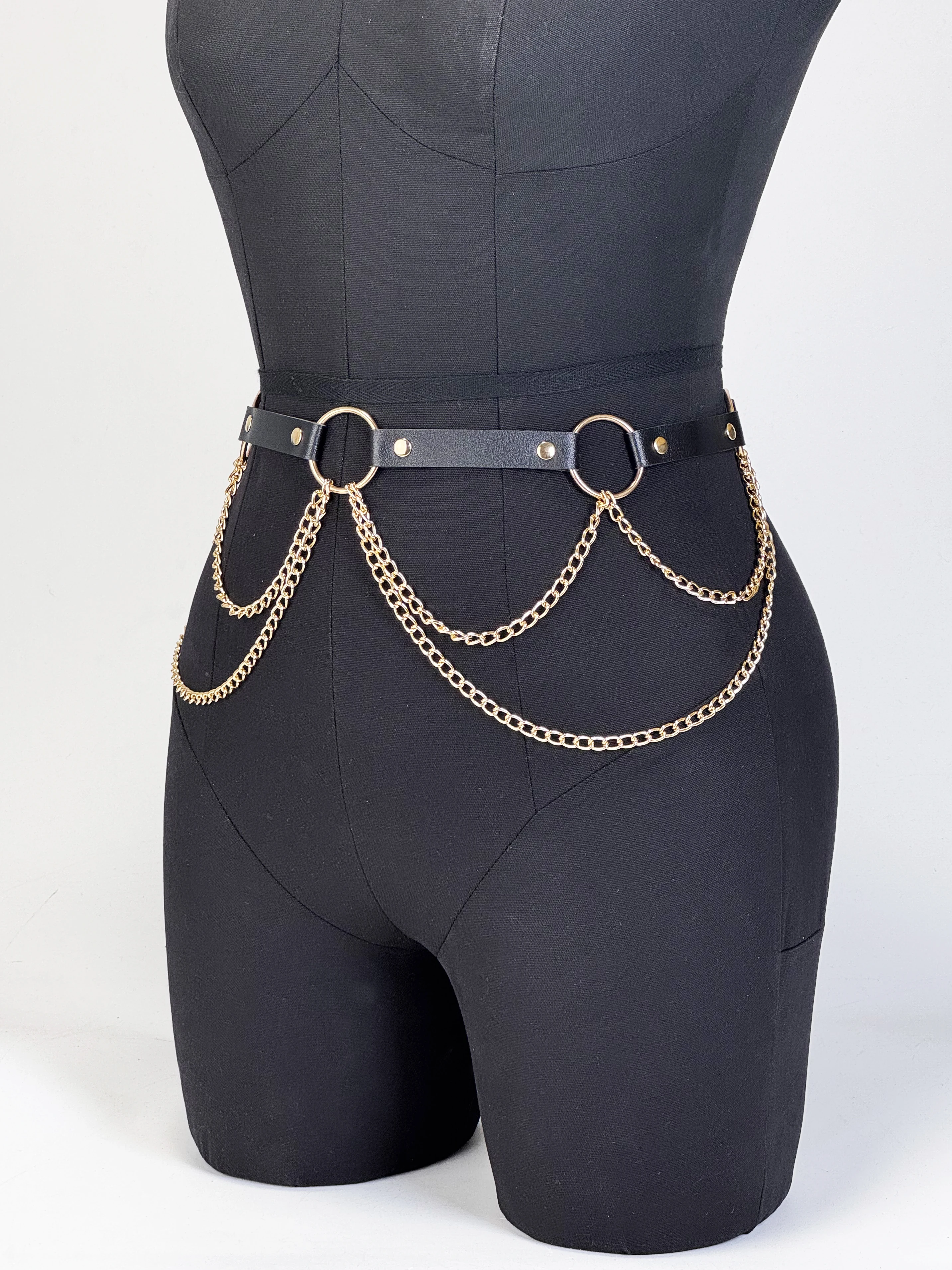  Frauen PU Leder Harness Gürtel Gold Taille Kette Harness Mode Bund Zubehör Freizeit Punk Gothic Kleidung Schmuck Gürtel – Detail 8