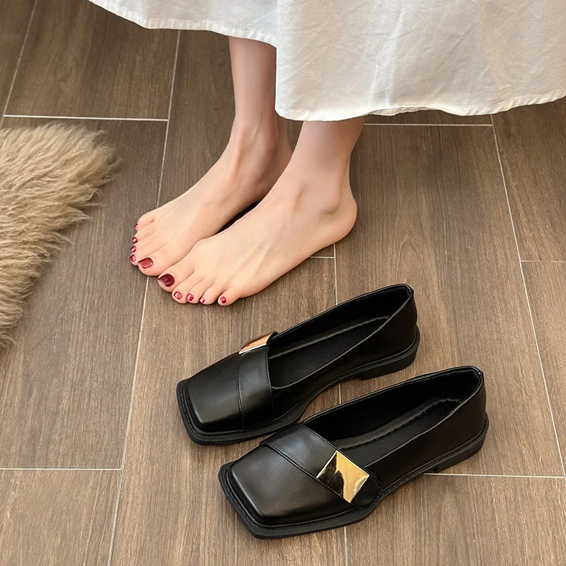 2025 fashion new shallow mouth single shoes foreign trade large size flat bottom casual women's single shoes