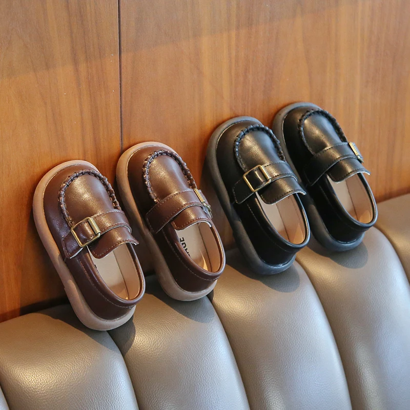 

Новинка 2023 года, кожаные туфли с круглой головкой для отдыха, детские весенние новые универсальные и элегантные одинарные туфли на мягкой подошве для мальчиков и девочек