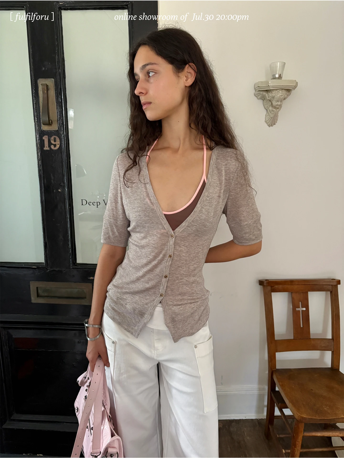 

Удобный классический трикотажный топ с глубоким V-образным вырезом, приталенный, в стиле ретро, повседневный, свободного кроя, женский, летний, модный FFU