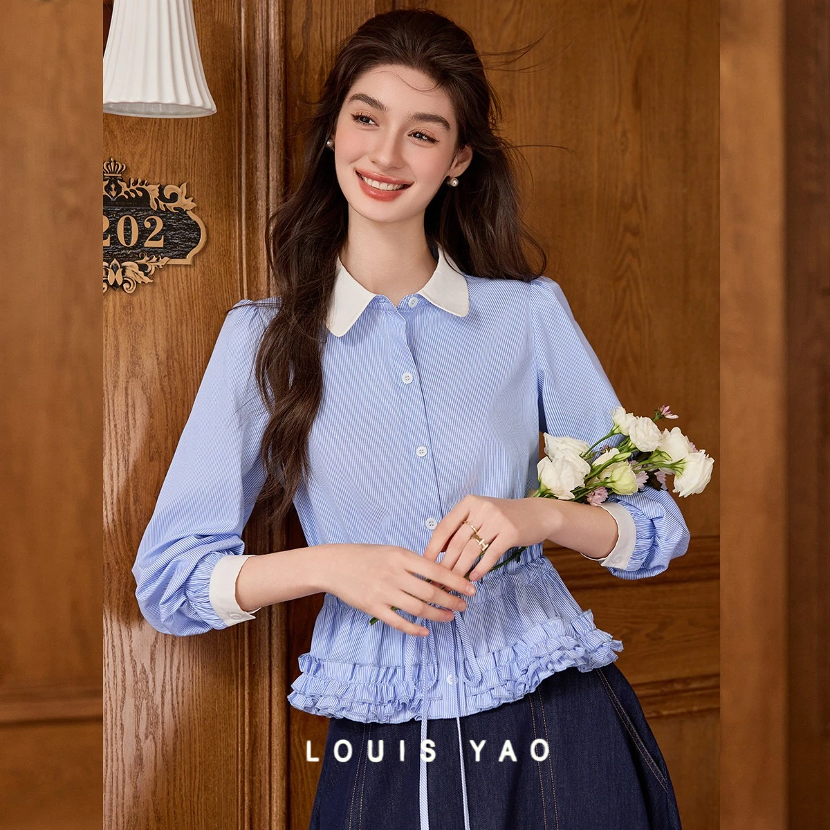 

LOUIS YAO Sweet Doll Collar Women's Shirt 2025 Autumn Cardigan Elegant Hem Ruffle Drawstring Design Woven Women's Blouse