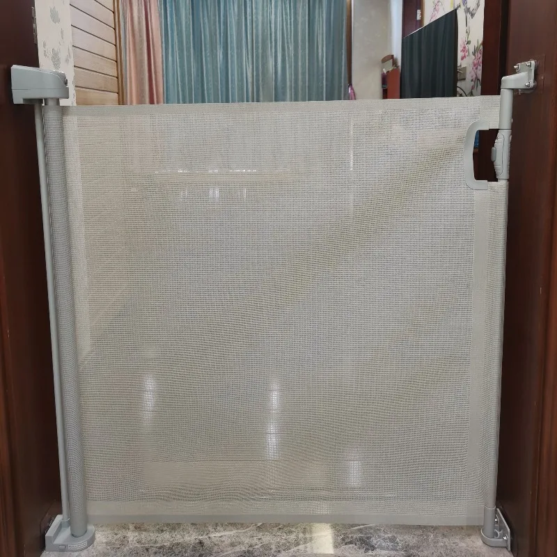 

Indoor and Outdoor Safety Barrier Pet Supplies Pet Fence Retractable Mesh Gate Dog Gate