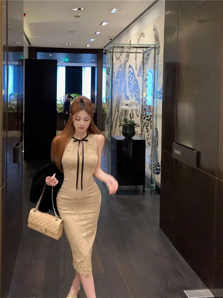 

2026 New Spring Summer Women's French Lace Sleeveless Cheongsam Dress Elegant High Waist Slim Fit Bodycon Long Dress