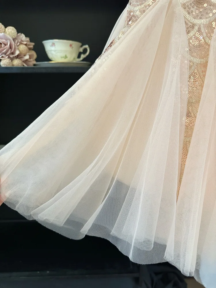 Mädchen Geburtstagsparty Prinzessinnenkleid O-Ausschnitt Trompetenärmel Paillettenbesetztes Mesh-Kleid für Bühnenauftritte Hochzeit S3069-2 – Detail 7