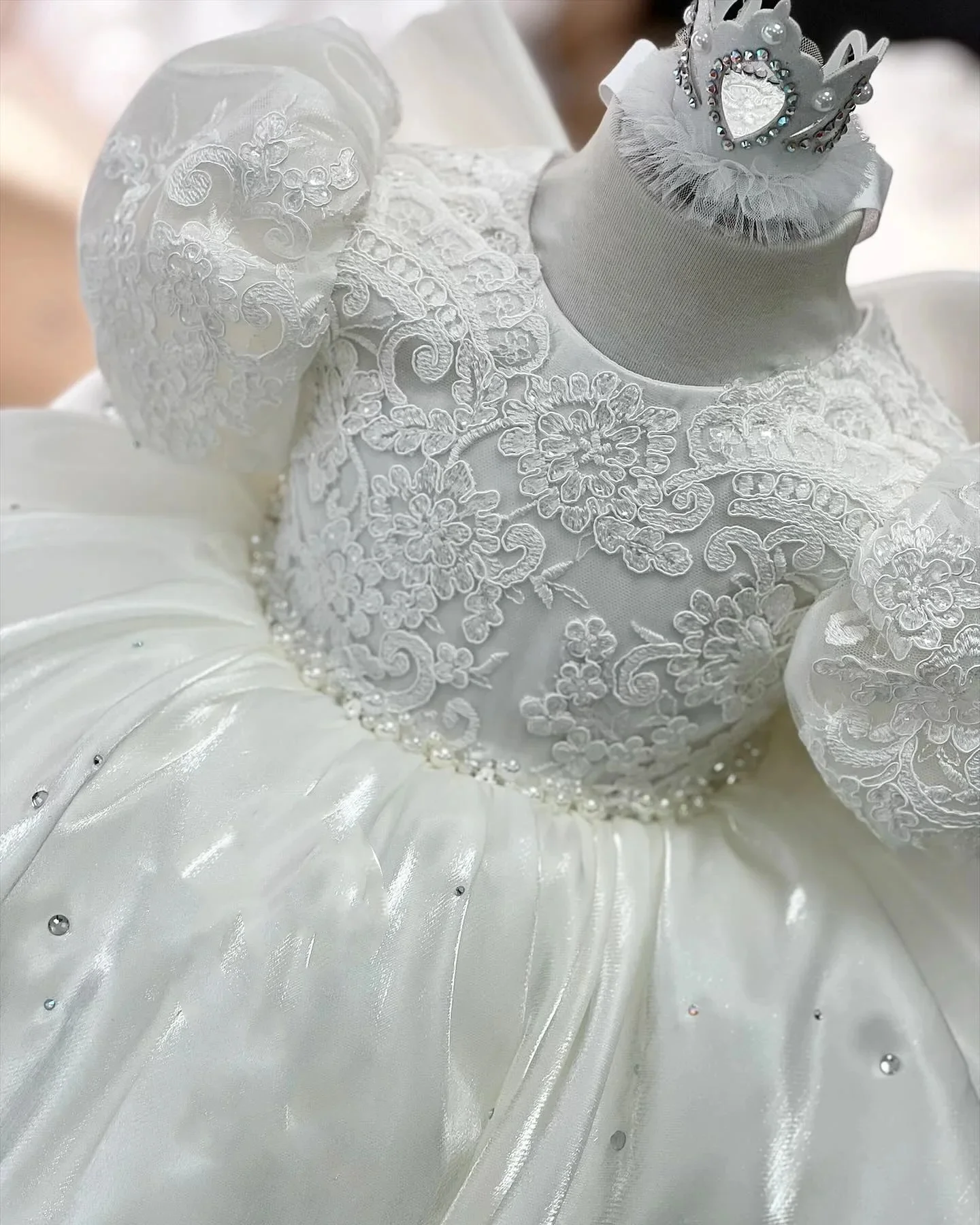 

Lovely Customized Flower Girl Dress for Wedding Applique Beading with Bow Short Sleeve Kids Birthday First Communion Gown