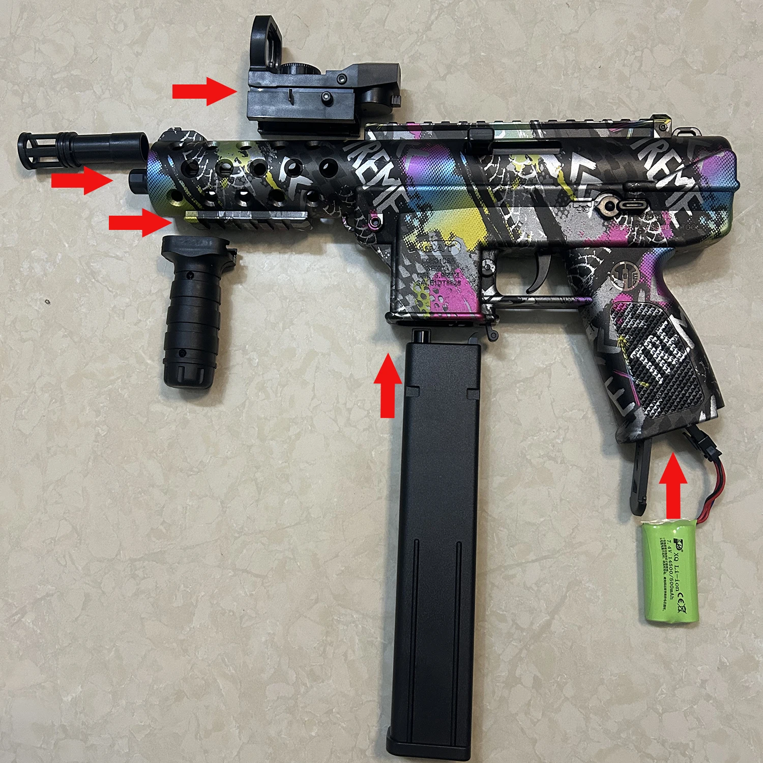 Nova arma de brinquedo Tec9 pode fogo balas de gel 7-8 mm, disponível em três cores, vem com bateria de 7,4 V e cabo de carregamento USB, presente de ano novo para meninos