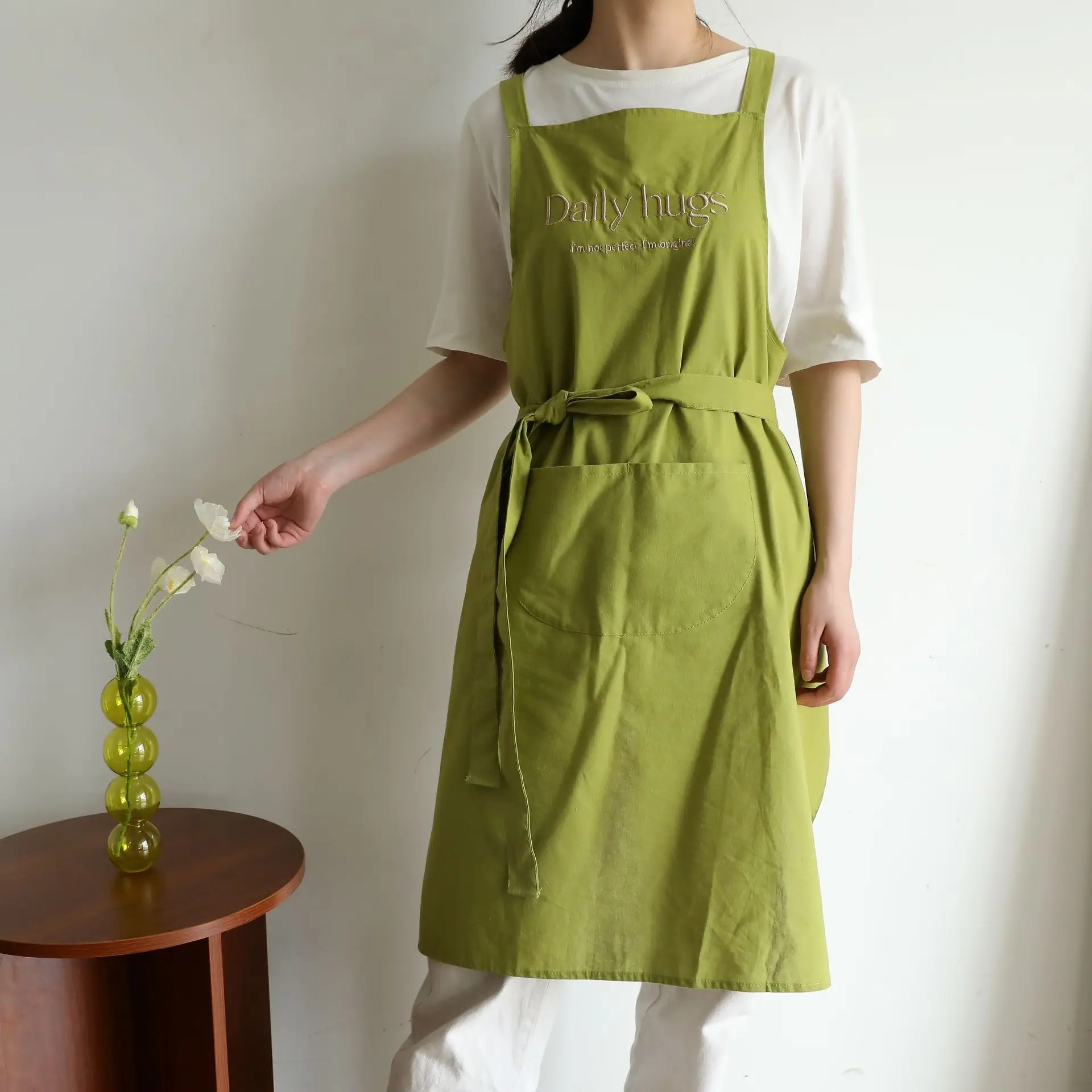 Casual Cotton Home Kitchen Apron Women's Anti Fouling Flower Shop Work Clothes Embroidered Letters Sleeveless Baking Apron