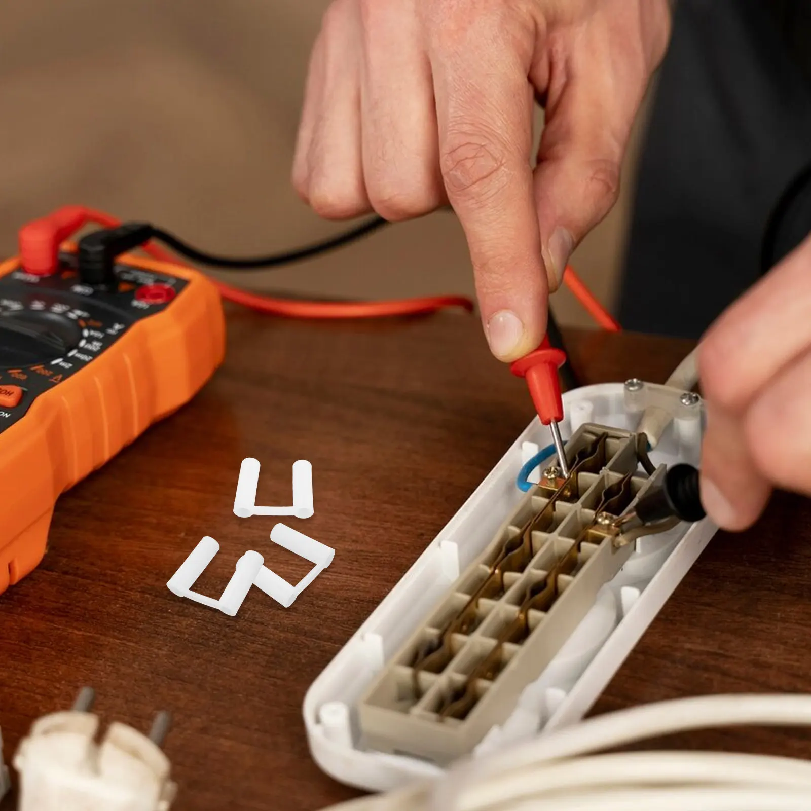 

100 шт. пластиковых защитных заглушек для розеток, защита от детей, для дома, офиса, гаража, детской комнаты