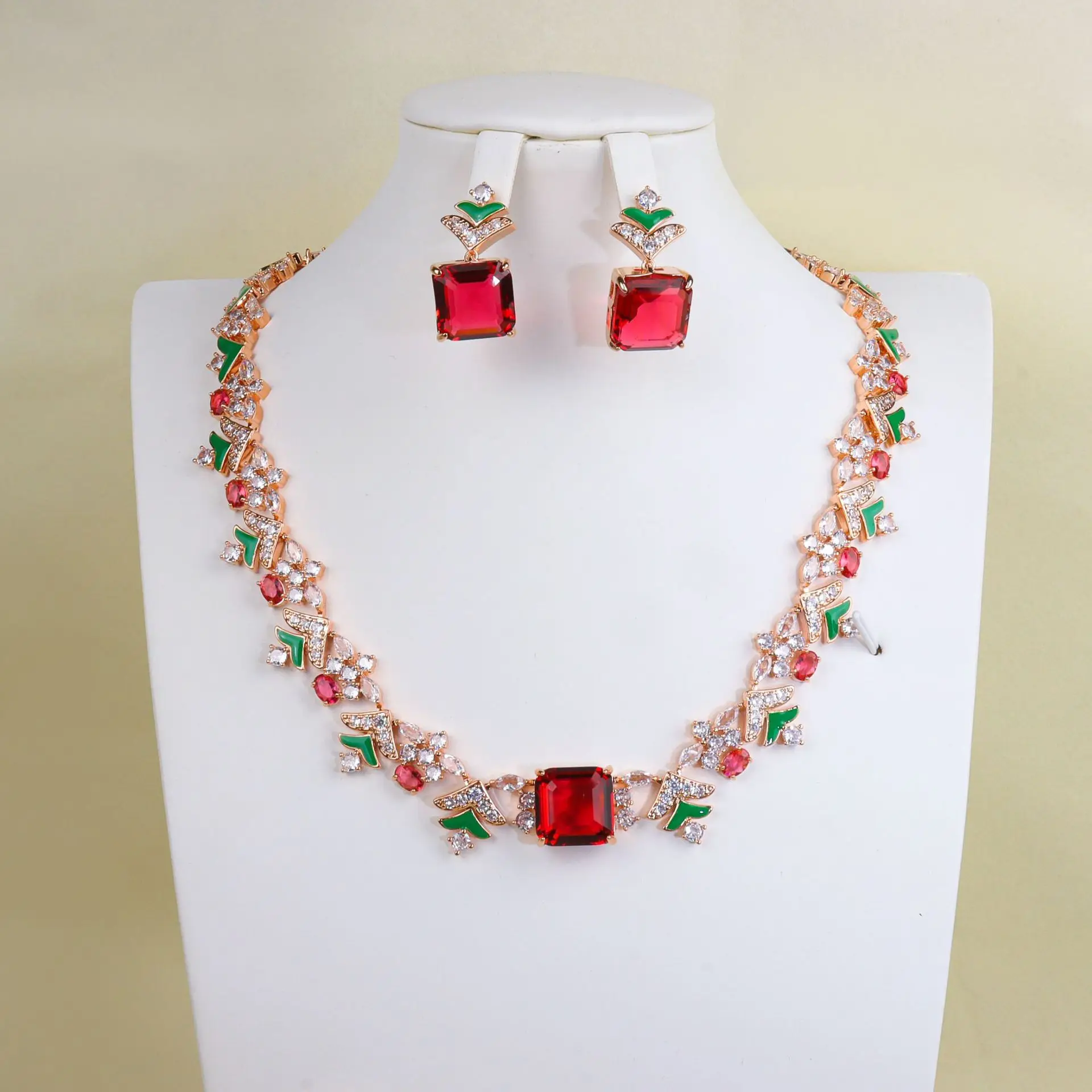 

Women's Gold-plated Coloured Zircon Floral Shape Choker Earrings Dinner Set 2025