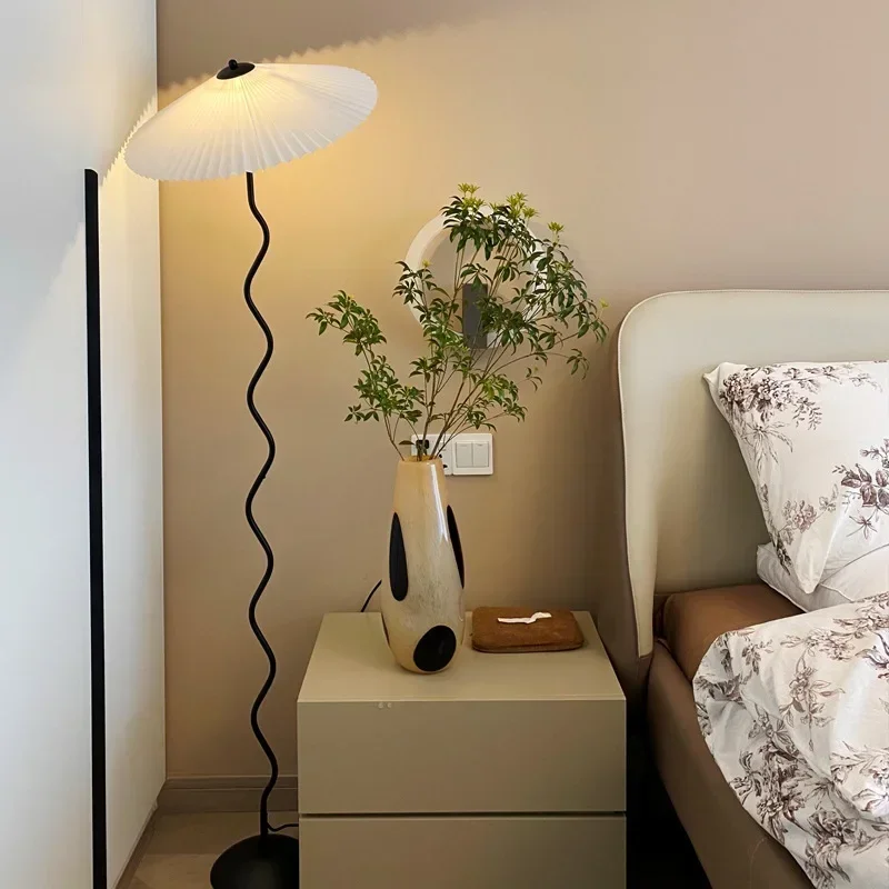 Folding Umbrella Floor Lamp Japanese Wabi Sabi Style Living Room Desk Lamp Vintage Middle aged High end Girl Decorative Lamp