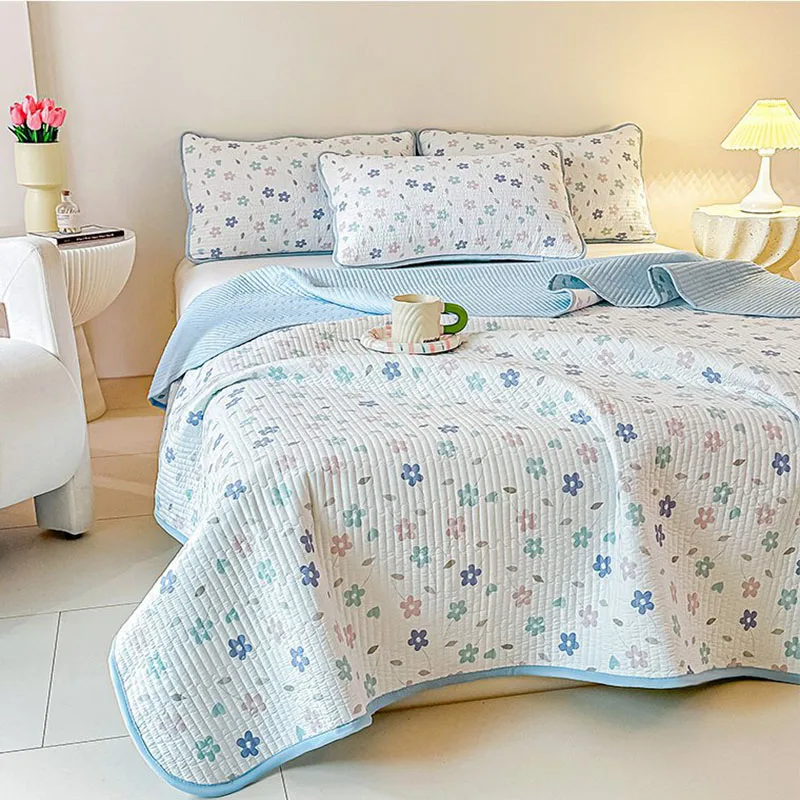 Rural Floral Print Single Bedspread Washable Double-Sided Quilted Bed Cover for All Seasons Cozy Flat Sheet for Queen King