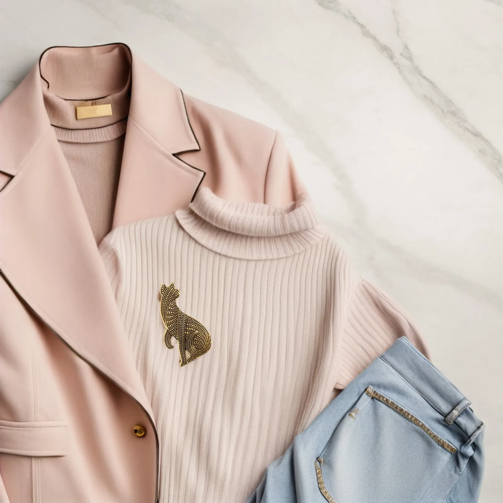 Unique Abstract Cat Brooch Pin Alloy Vintage Finish Exquisite Craftsmanship for Women Men Coats Jackets Lapel Collar Scarf Shawl