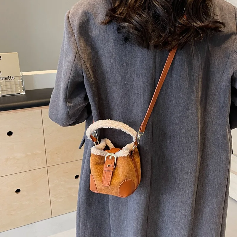 Retro Lambswool Handheld Bucket Bag Women Matte Plush Shoulder Bag Ladies Exquisite Mini Compact Crossbody Bag
