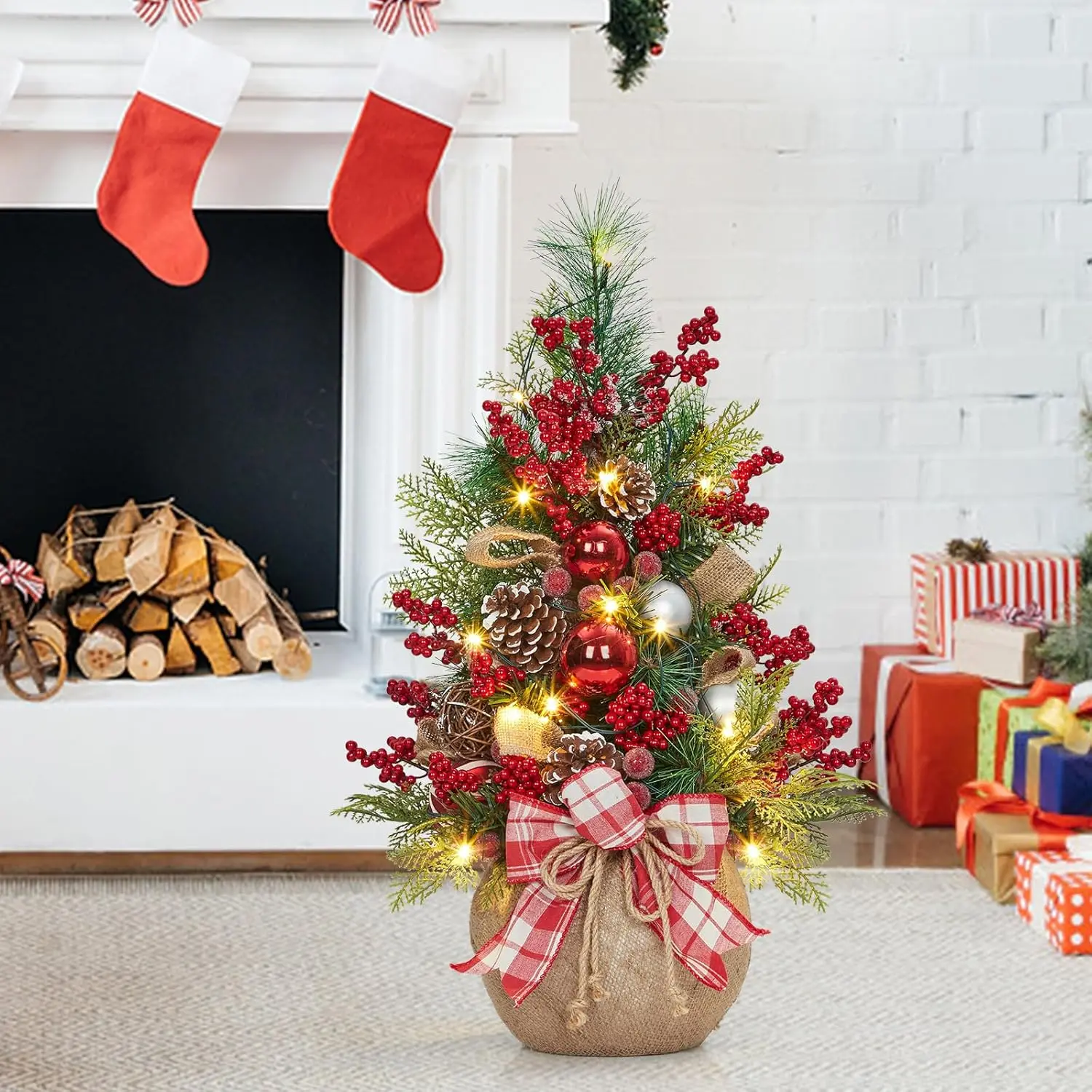 24 em mini árvore de natal com luzes, árvore de mesa artificial pré-iluminada com arco e bolas, bagas vermelhas e pinhas para decoração de natal