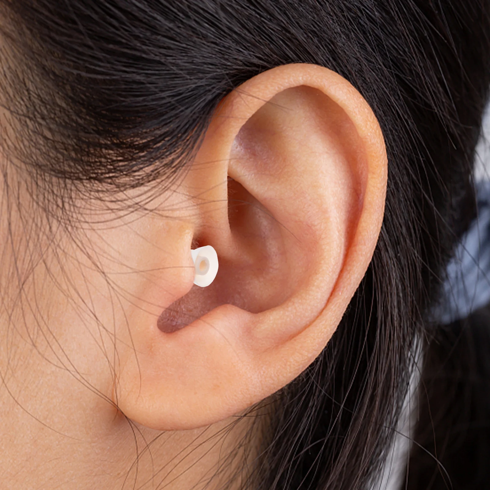 

8Pcs Earbuds Tips Silicone Earmuffs Noise Isolating Design for Various Fitness and Sports Activities