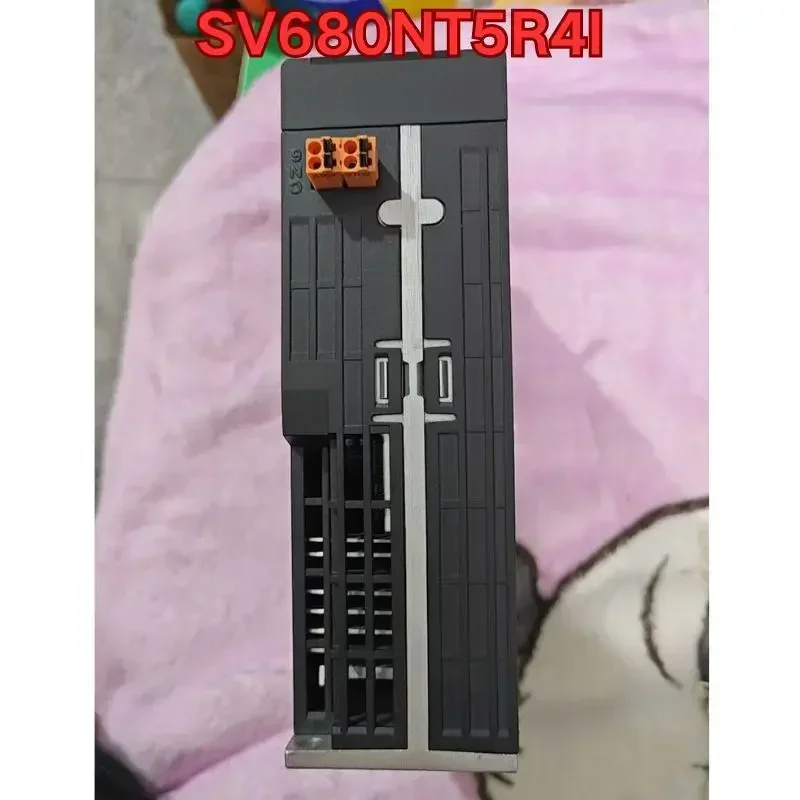Second-hand SV680NT5R4I servo drive in good working condition