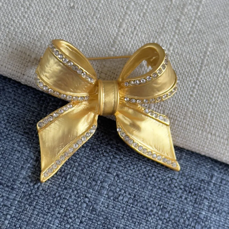 

VKVVA Fashion Jewelry Vintage Brass Matte Zircon Bow Brooch for Women Birthday Gifts Elegant Classic Unique Gift