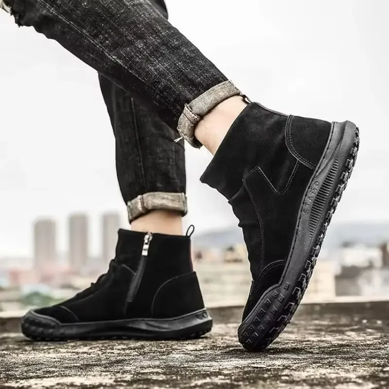 Stivali da uomo all'aperto Stivali da lavoro invernali antiscivolo Moda High Top Uomo Arrampicata Scarpe da trekking Scarpe da ginnastica comode in pelle scamosciata Zapatos Hombre
