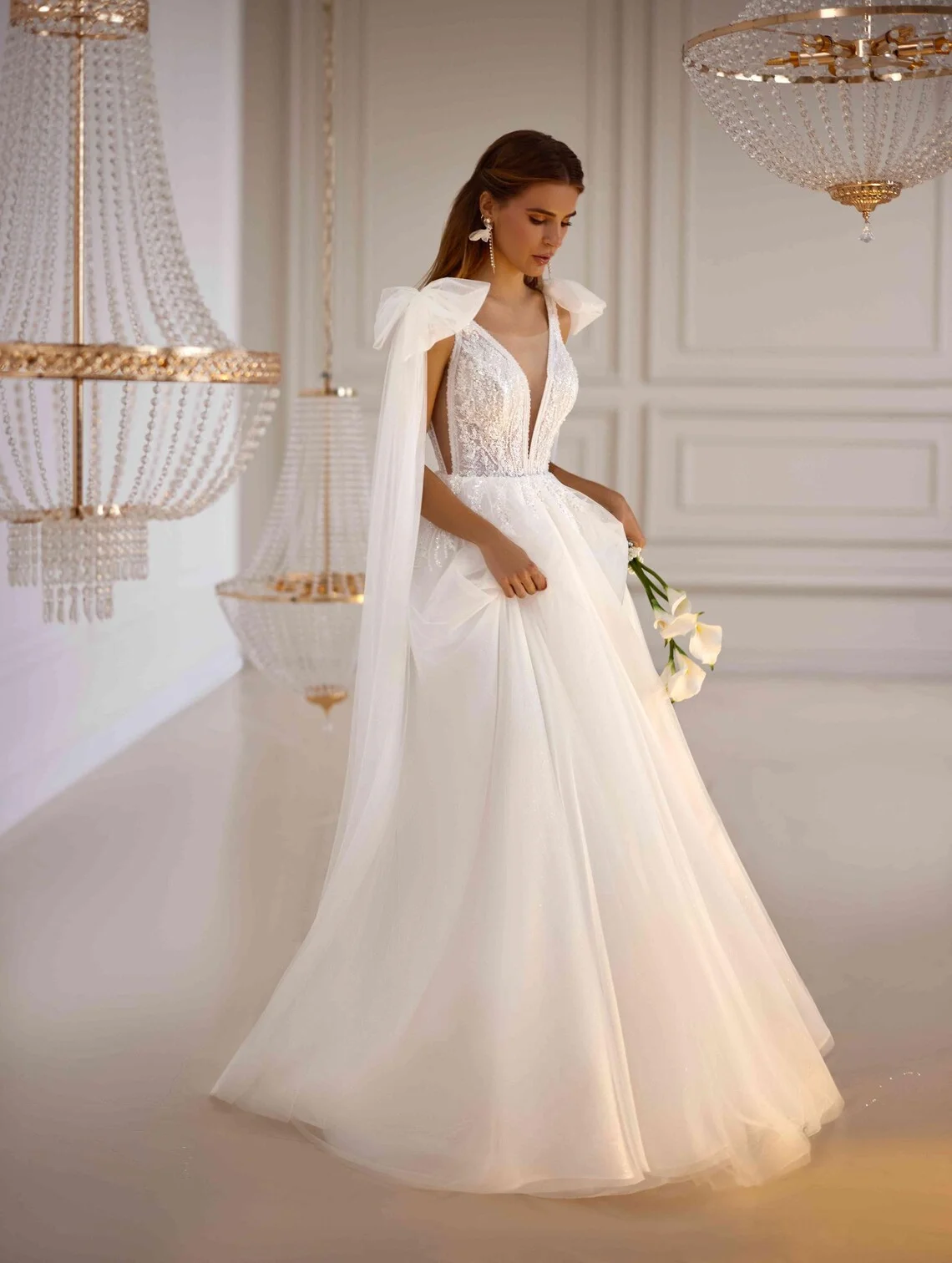 

Очаровательное тюлевое свадебное платье без рукавов с v-образным вырезом, сверкающее платье трапециевидной формы из бисера, свадебное платье с кружевом и бисером по индивидуальному заказу