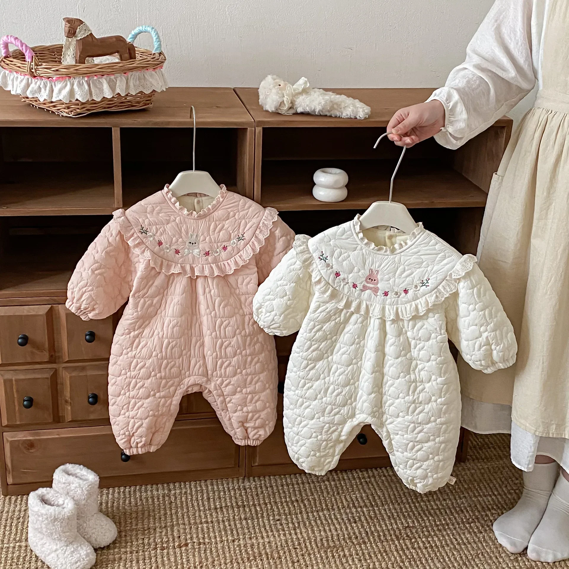 

Warm Newborn Clothes 2025 New Winter 0-24M Baby Girl Romper Cute Cartoon Embroidered Quilted Jumpsuit