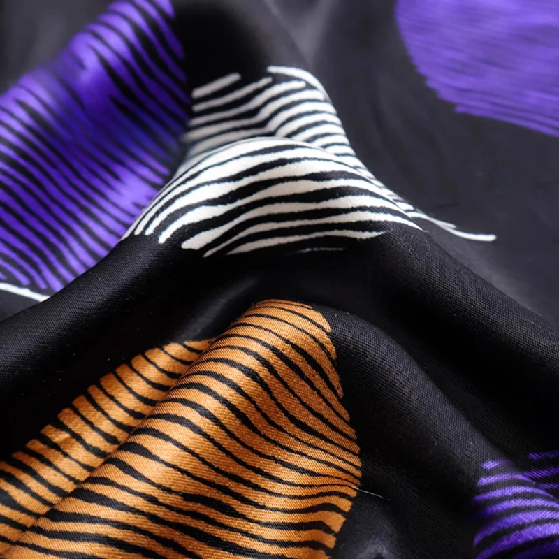 

Black Multicolor Leaves Print Cotton Satin Silk Like Fabric Soft Draping Material for Dress Hanfu Designer Clothing