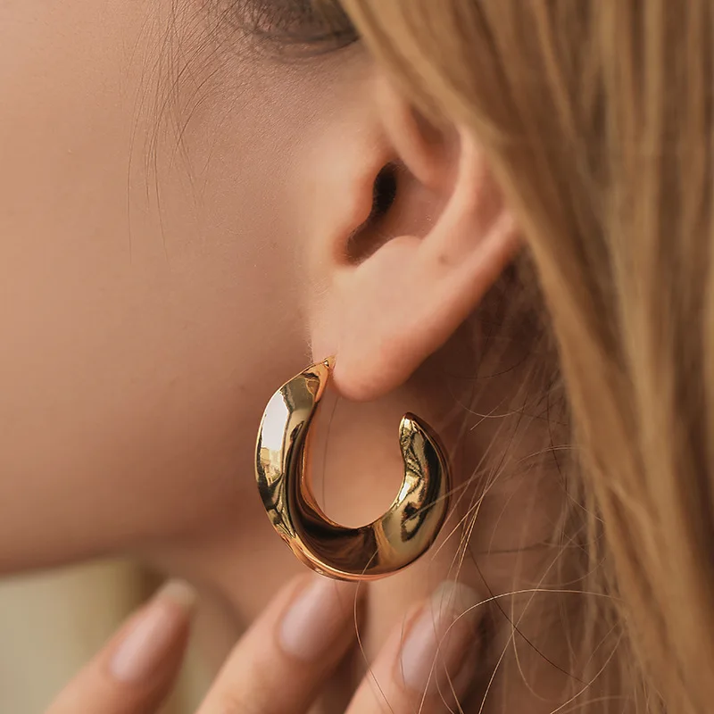 European American Fashion Punk Style 18K Gold Plated Chunky Open Circle Stud Earrings for Women Trendy Party Jewelry Gift