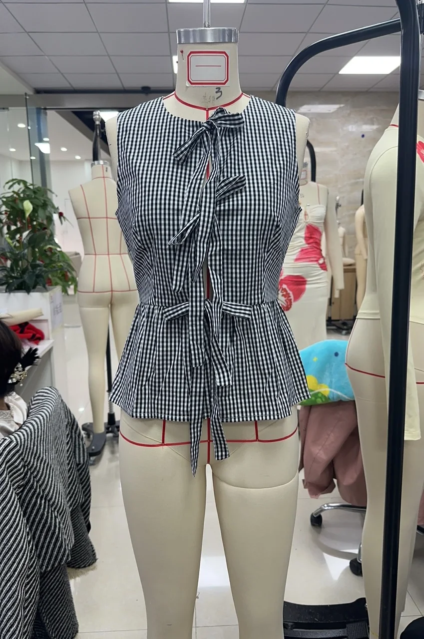 Women Summer y2k Vintage Peplum Plaid Print Crop Tops Sleeveless Hollow Tie-up Front Ruffles Slim Fits Cami Tanks Tops
