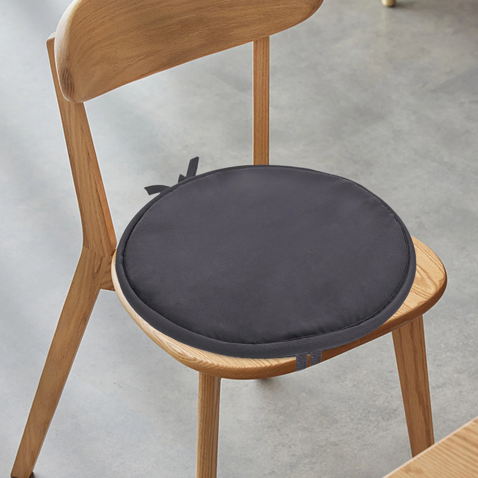 قطعة واحدة من وسادة مقعد مستديرة باللون الرمادي الداكن بقطر 30 سم مصنوعة من مادة ممتازة لتزيين السيارة هدية للأصدقاء والعائلة