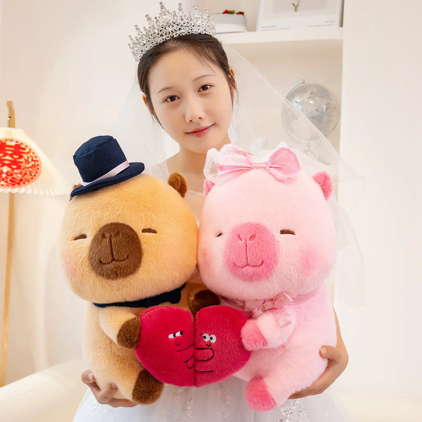 30/40CM Cute A Pair Couple Capybara Plush Toy Holding Heart Capybara Pillows Wedding Gift