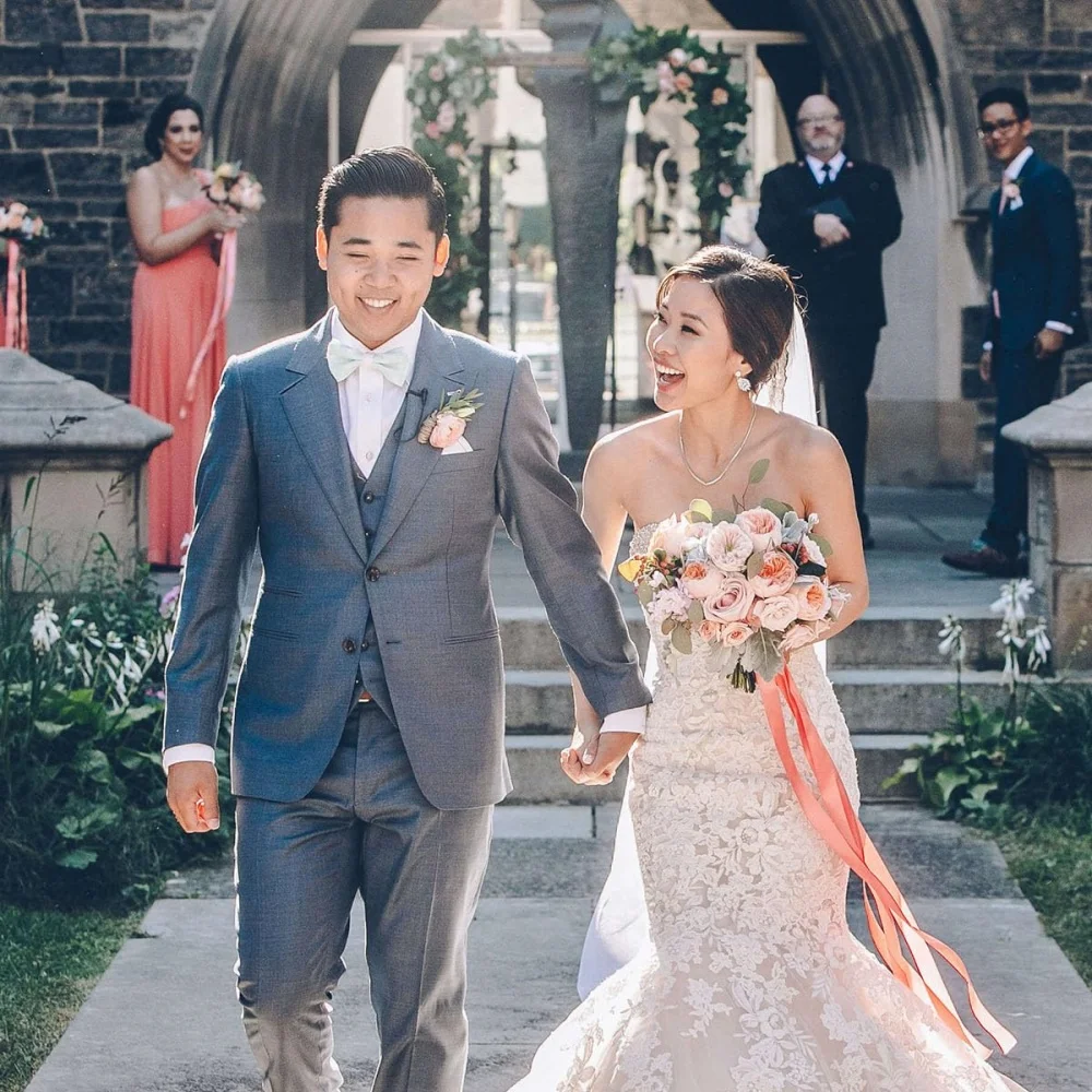 

Men's Green Olive Terno Suit with Peak Lapel 3-Piece Formal Ensemble (Jacket Pants Vest) for Home Party Occasions