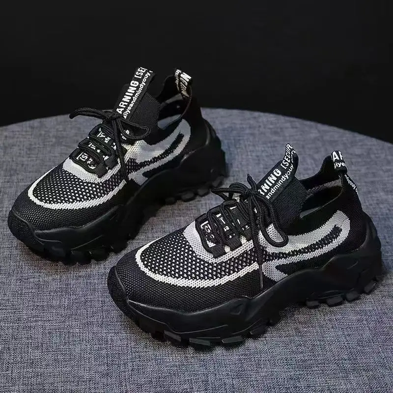 Women's Sports Shoes 2024 Spring and Autumn New Mesh Breathable Running Shoes Soft Sole Lightweight Casual Sports Shoes