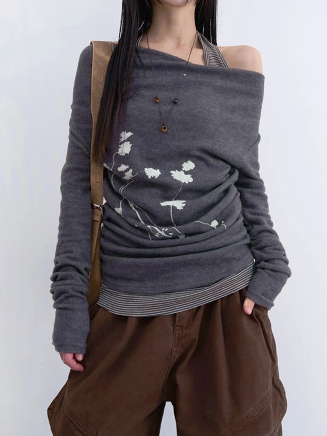 レトロなウエストシェイプワンショルダーTシャツ、女性用ストリートスタイル、花柄プリント、ロングスリーブ、ストレートカットアウタートップ