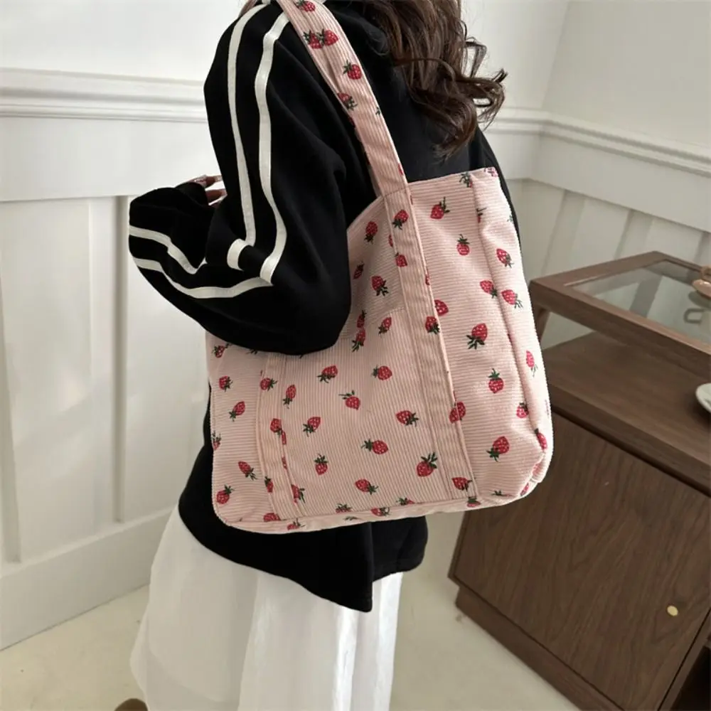 Bolso de mano de fresa de gran capacidad para mujer, bolso de hombro con estampado de estilo coreano, bolso de compras, bolso de mano de pana