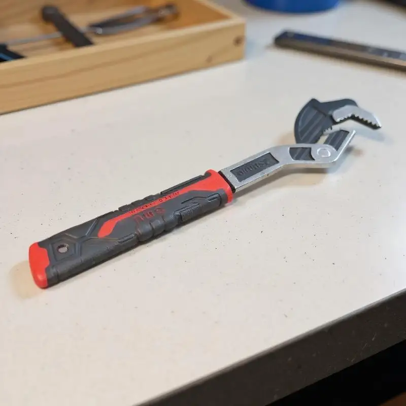 Hand Tool, Universal Multi-Functional Fast Wrench, Adjustable CR-V Pipe Wrench