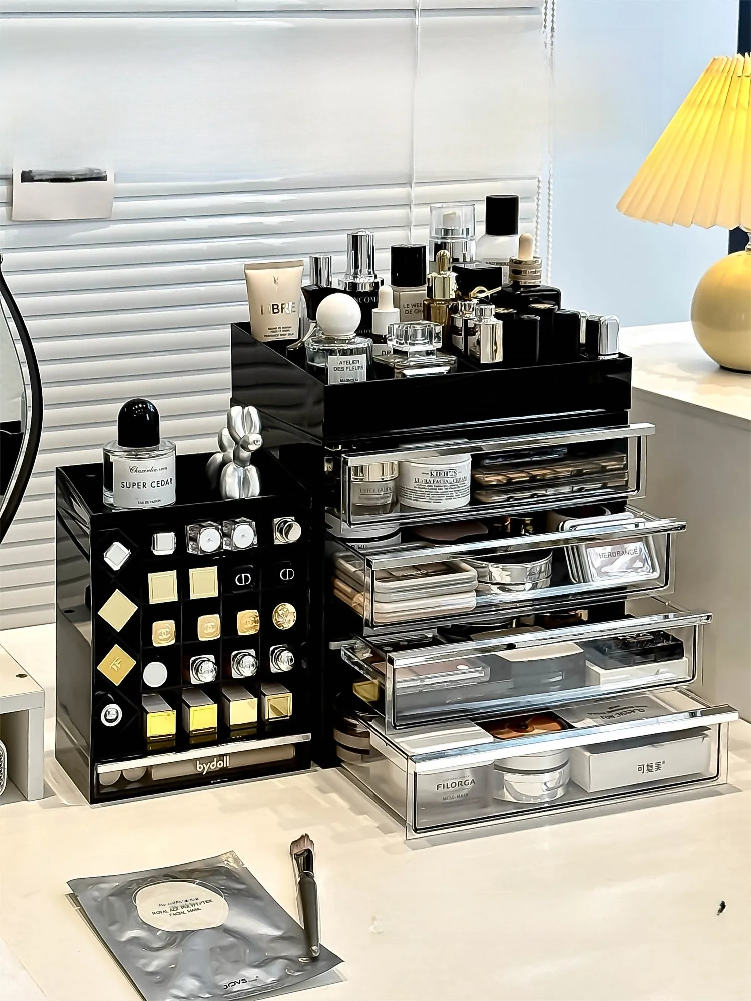 

Большая вместительная коробка для хранения косметики, настольный органайзер, держатель для парфюмерии и помады, элегантный роскошный дизайн