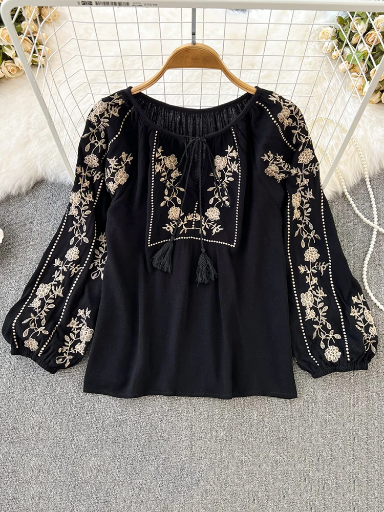 EWQ Fashion Loose Women\'s Blouse Embroidered Design Lace-up Collar Lantern Sleeves Pullover Tops 2024 New Clothing 27C237