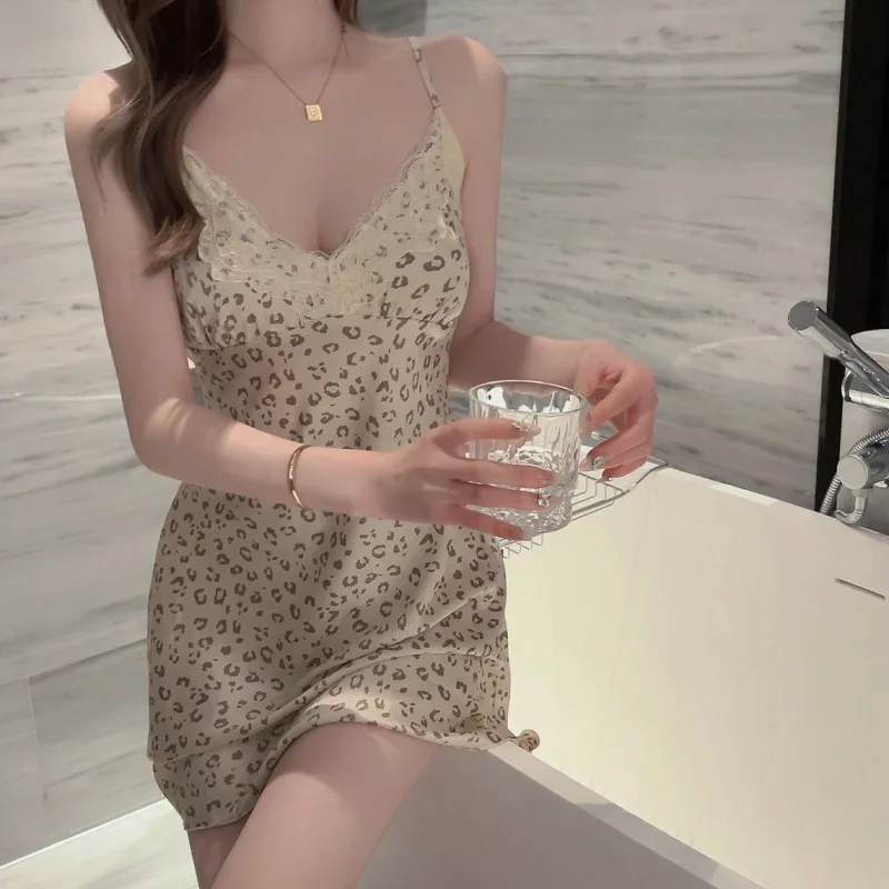 

Новая сексуальная кружевная ночная рубашка с леопардовым принтом и v-образным вырезом на подтяжках для женщин с подушечками для груди, домашняя одежда, женская пижама с цветочным принтом