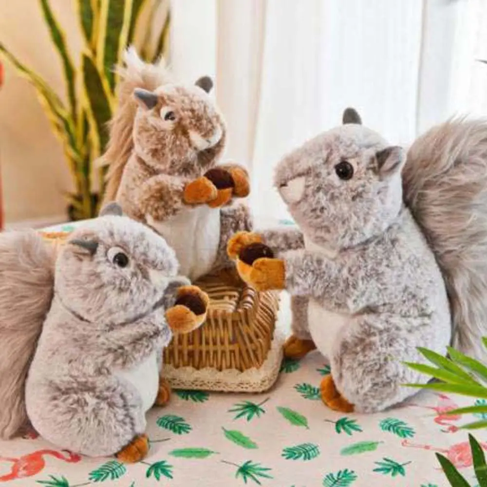 Giocattolo per bambini Animale selvatico Criceto Mangiare noci Divano Decorazione Scoiattolo Giocattoli di peluche Peluche Giocattolo di peluche Scoiattolo Peluche Bambola
