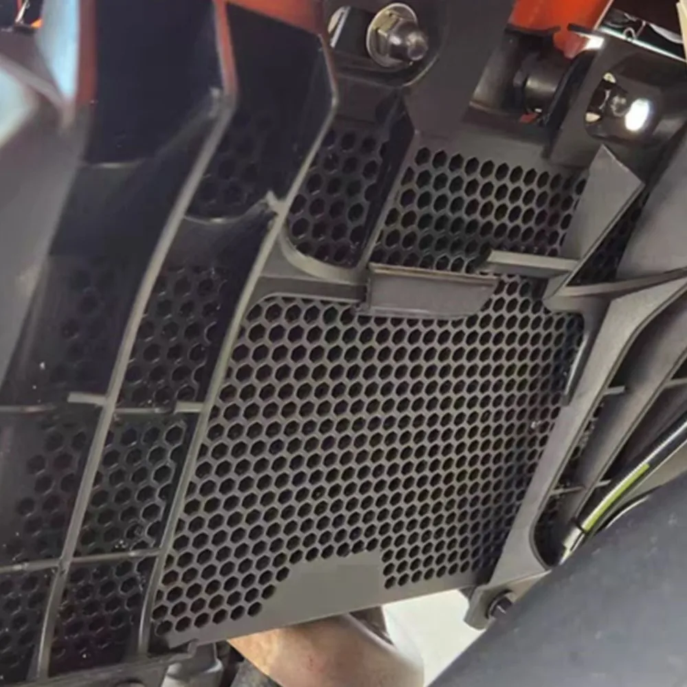 2025 nuevo para 390 125 250 Duke 390 Duke390 Duke390 2024 2026 para Husqvarna 401 Svartpilen Vitpilen cubierta protectora para parrilla de radiador