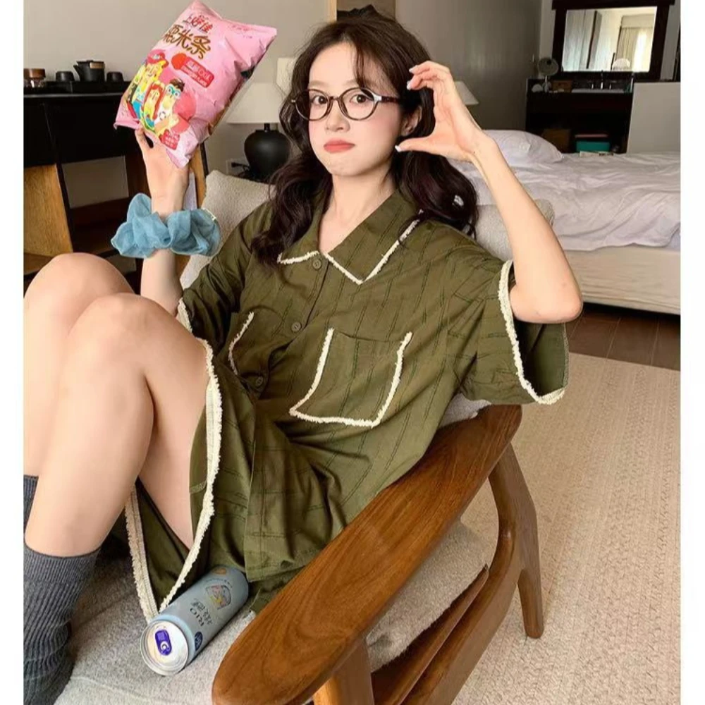 طقم بيجامات مخططة باللون الأخضر للفتيات على طراز هاراجوكو الياباني Y2K ملابس منزلية فضفاضة صيفية أمريكية يمكن ارتداؤها في الخارج