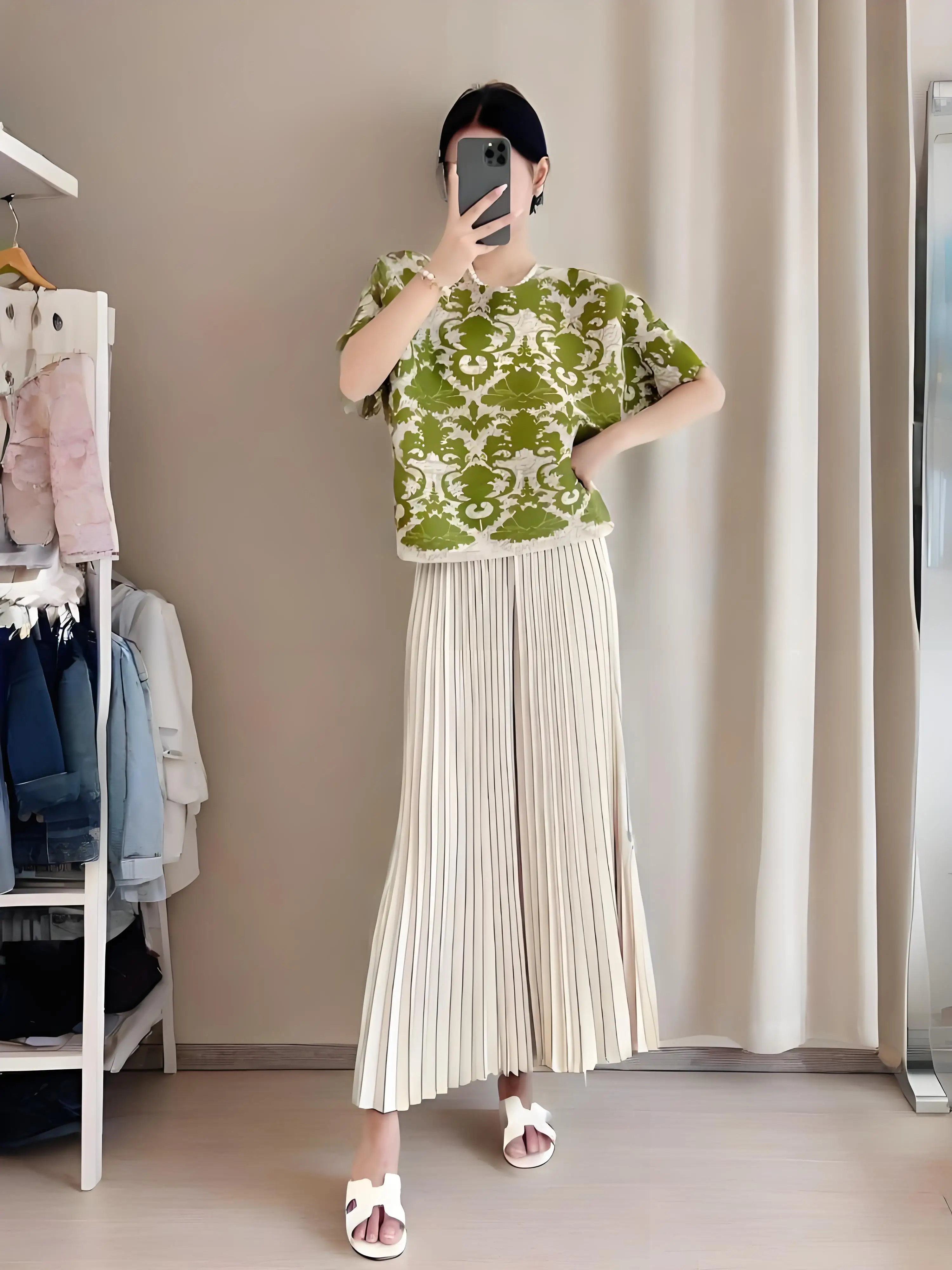 

Miyake 2025 Spring and Summer Pleated Short-sleeved Top Color Printing Elegant Fashion Shaking T-shirt Top Elegant Summer Style